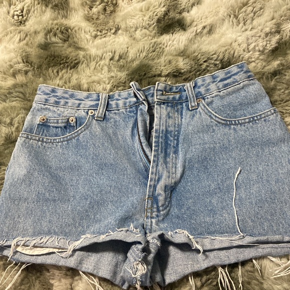 Bang bang apparel high waisted jean shorts in a light blue shade. - Picture 2 of 4